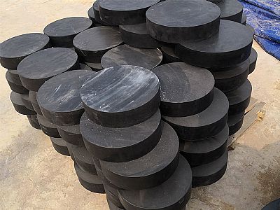 香河县板式橡胶支座由若干层橡胶片与薄钢板经加压硫化